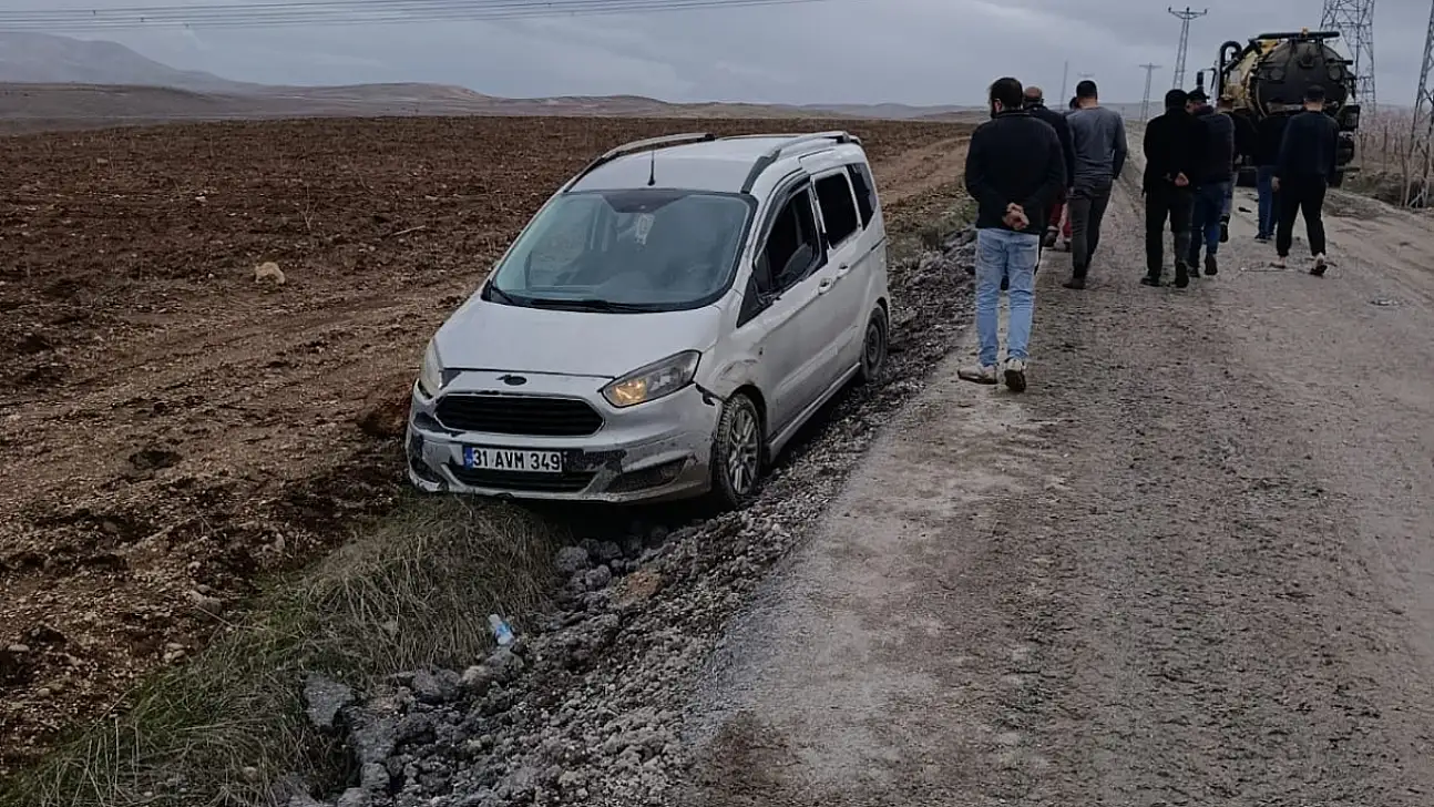 Siirt Kurtalan'da köy yolunda maddi hasarlı kaza