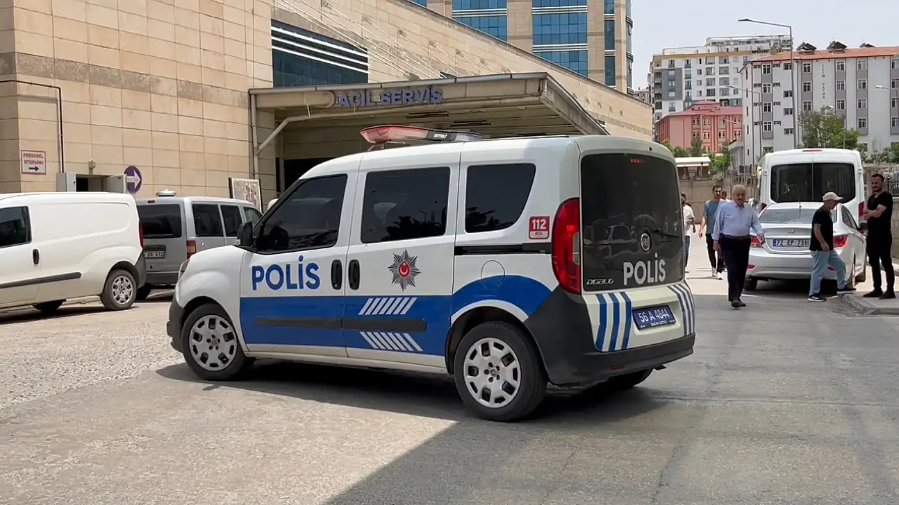 Siirt'te Araç Onlarca Metrelik Şarampole Yuvarlandı! 4 Kişi Yaralandı!