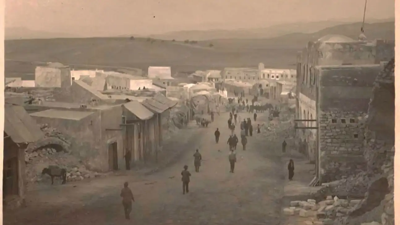 Siirt'te asırlık Aynsalip Çeşmesi'nin önünden çekilmiş 1900'lerin başına ait fotoğraf ortaya çıktı