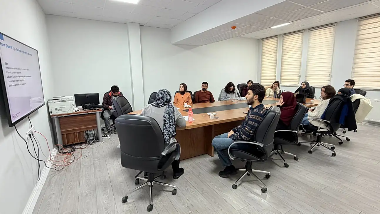 Siirt'te hekimlere yönelik tütün bağımlılığı tedavisi eğitimi düzenlendi