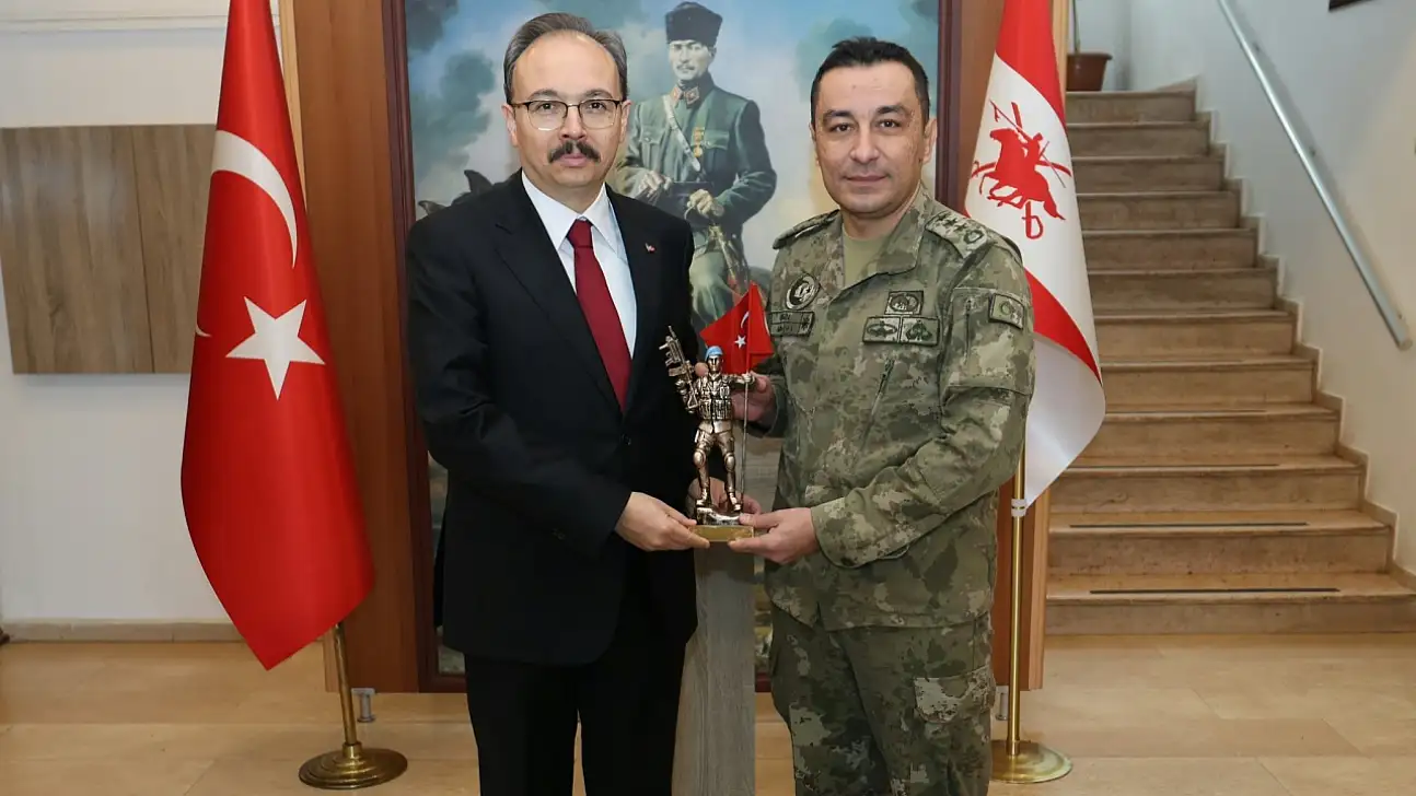 Siirt'te huzur ve güvenlik çalışmaları: 3. Tugay Komutanı'ndan Vali Kızılkaya'ya kapsamlı brifing