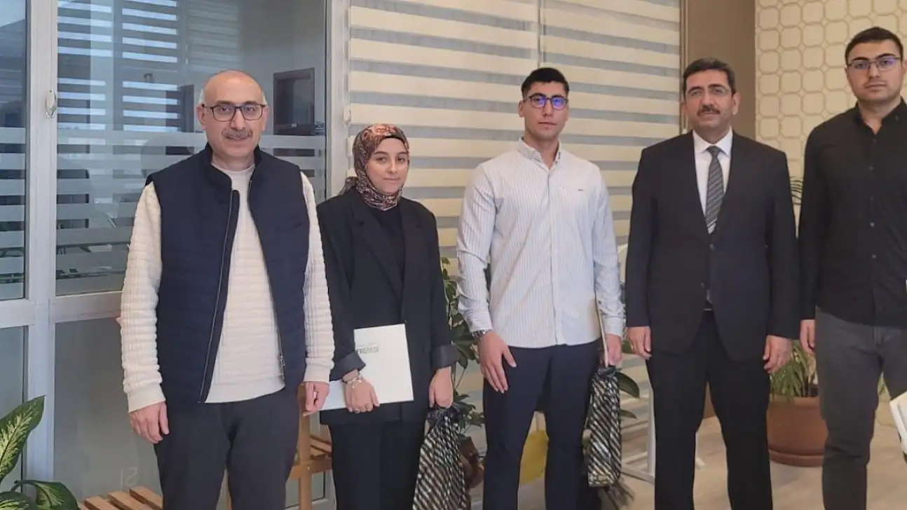 Siirt'te Kalpten Kaleme Öğretmenime Mektup Yarışması'nda Dereceye Giren Öğrenciler Ödüllendirildi