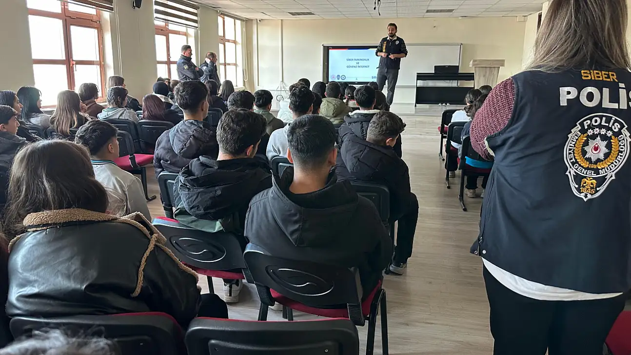 Siirt'te öğrencilere yönelik SİBERAY farkındalık eğitimi verildi