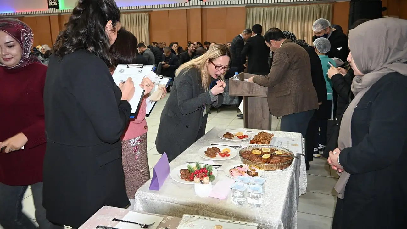 Siirt'te veliler hünerlerini sergiledi: Yerli Malı Yemek Yarışması düzenlendi