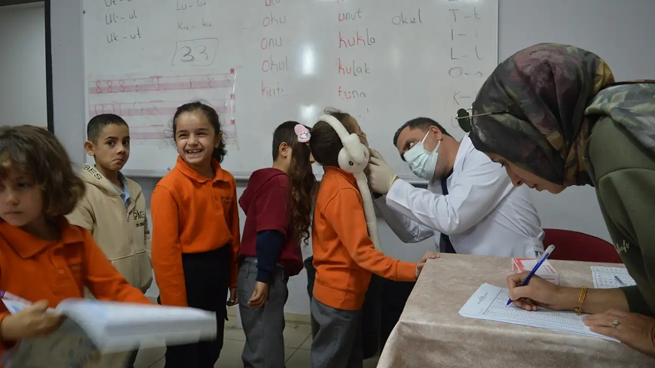 Siirtli Çocuklarda Diş Çürüğü Alarmı: Uzmanlar Ebeveynleri Uyardı