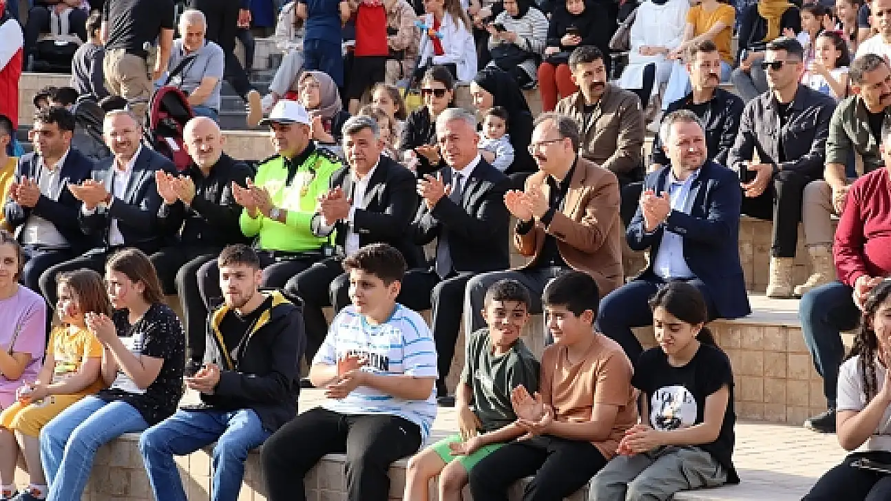 Siirt'te 'Aile Yılı' Etkinlikleri Kapsamında Açık Hava Konseri Verildi