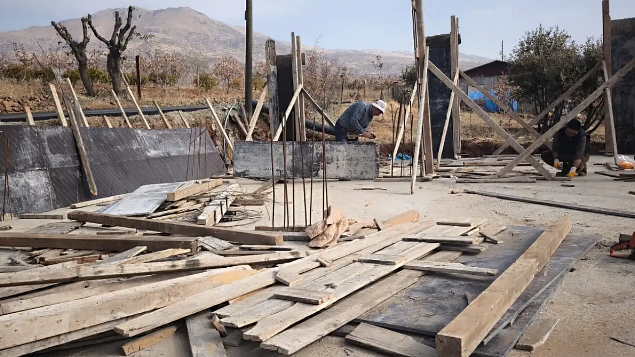 Şirvan Taşlı Köyü Ördekli Mezrasında İlk Kez Cami Yapılıyor! Köy Halkı Destek Bekliyor
