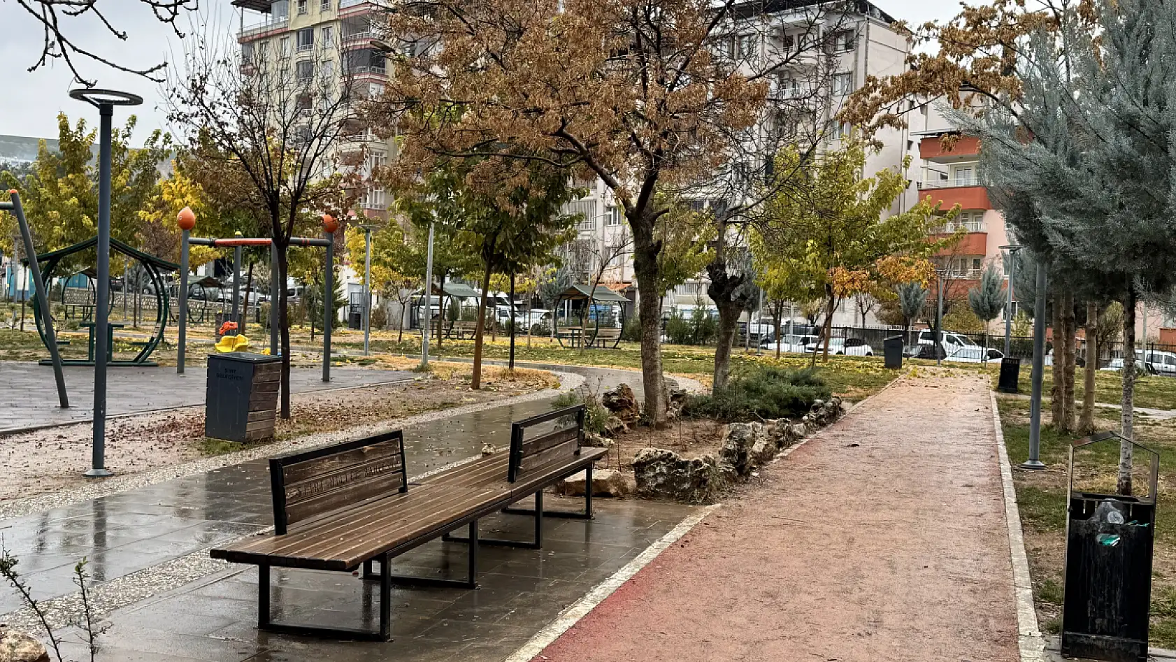 Siirt Millet Bahçesi'nde mevsim geçişi objektife yansıdı