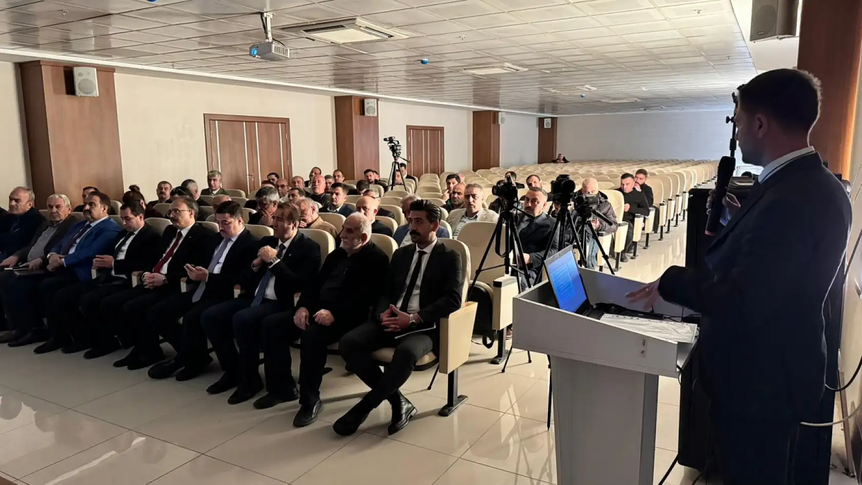 Siirt'te Hangi Yollar Asfaltlanacak? Belediye Yetkilileri Açıkladı | İşte Mahalle Mahalle Tam Liste