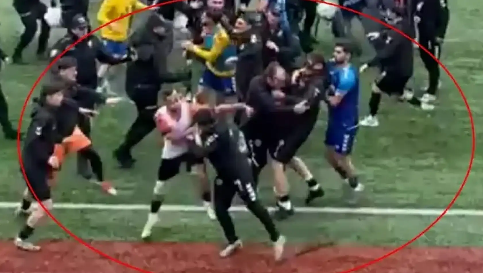 Bu Maç Türkiye'de Oynandı! Tam 24 Kırmızı Kart Çıktı