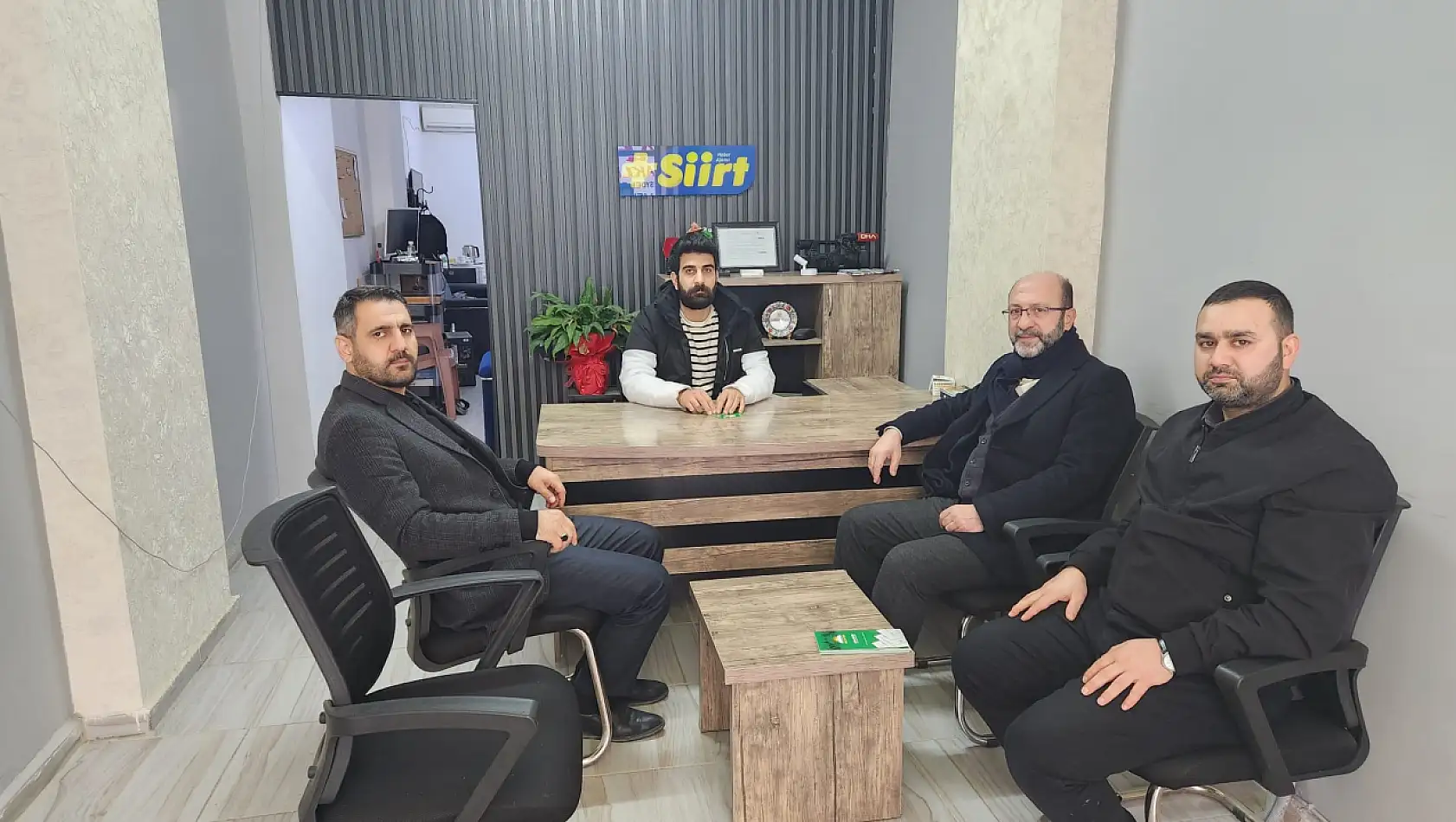 Hüda Par Heyeti Artı Siirt Haber Ajansı'nı Ziyaret Etti