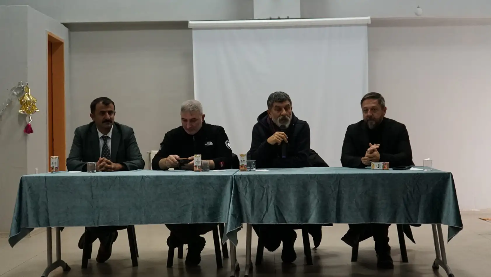 Kurtlar Vadisi'nin 'Erdal Kömürcü'sü Sefa Zengin, Siirt Kısa Film Festivali'ne Katıldı