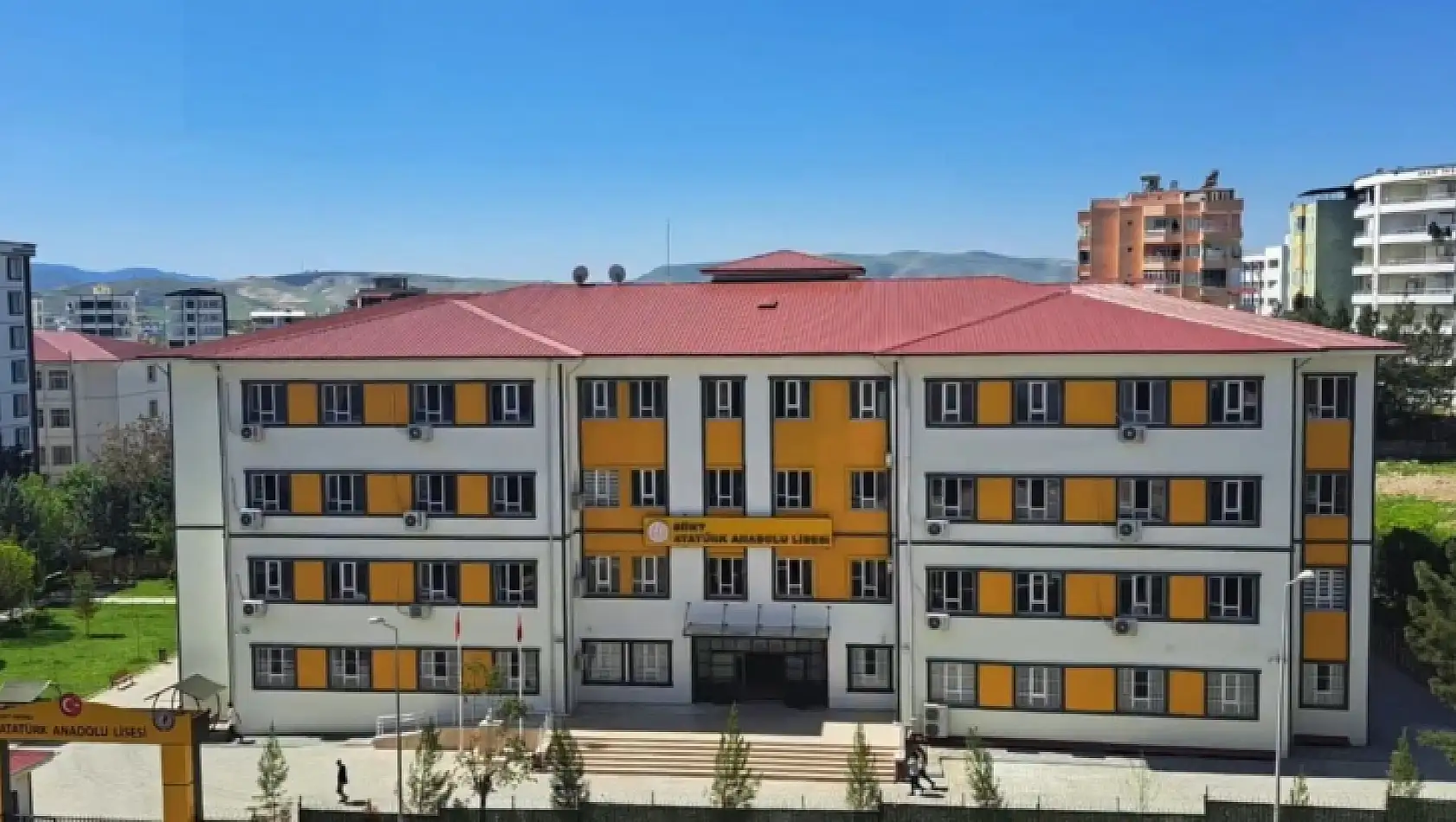 Siirt Atatürk Anadolu Lisesi YKS'de Parlıyor: Öğrencilerden Etkileyici Başarı!