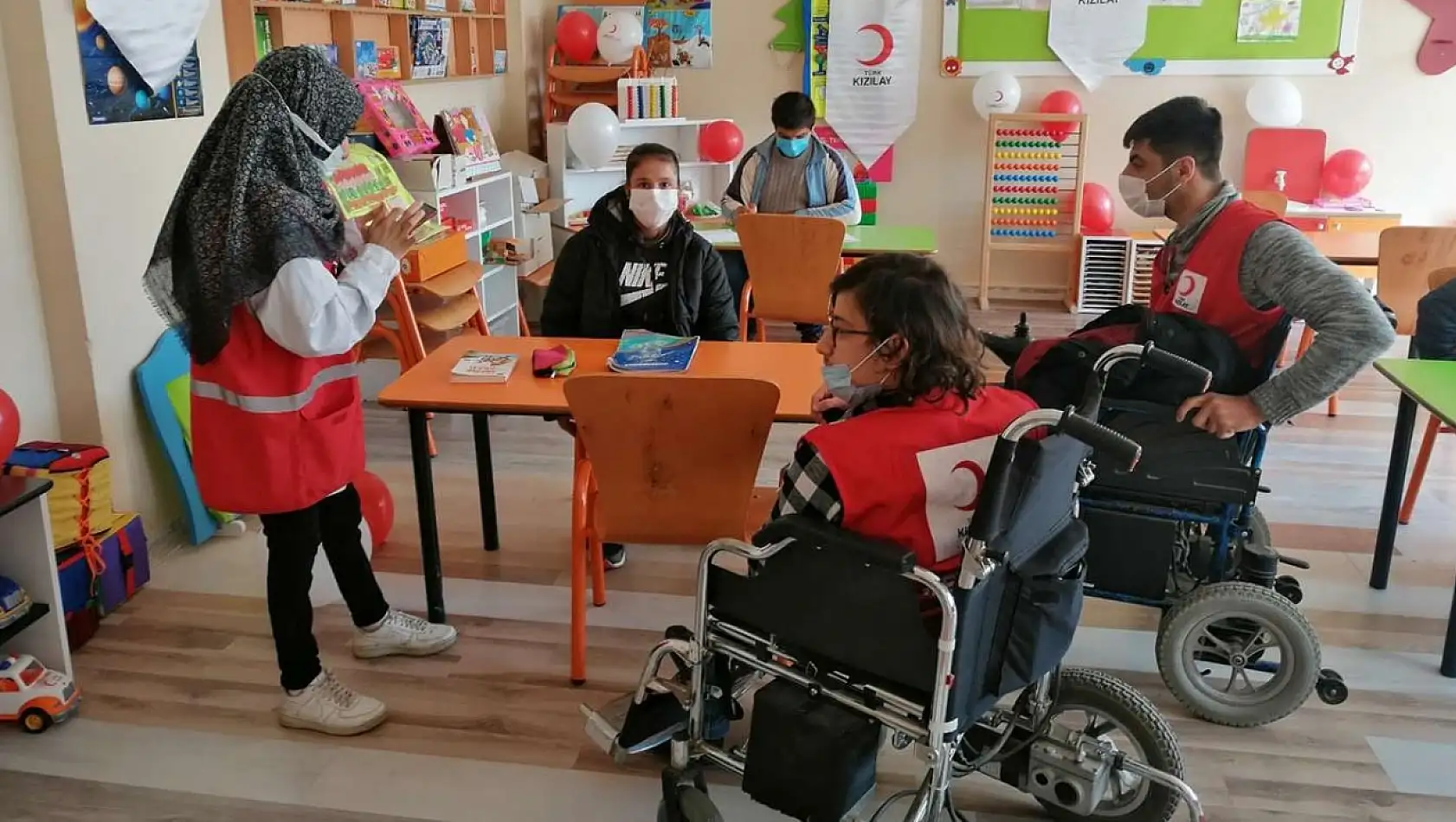 Siirt'te de yüzlerce aile belirsizlikle karşı karşıya! Özel Eğitimde Yaş Sınırı 27'ye Çekildi