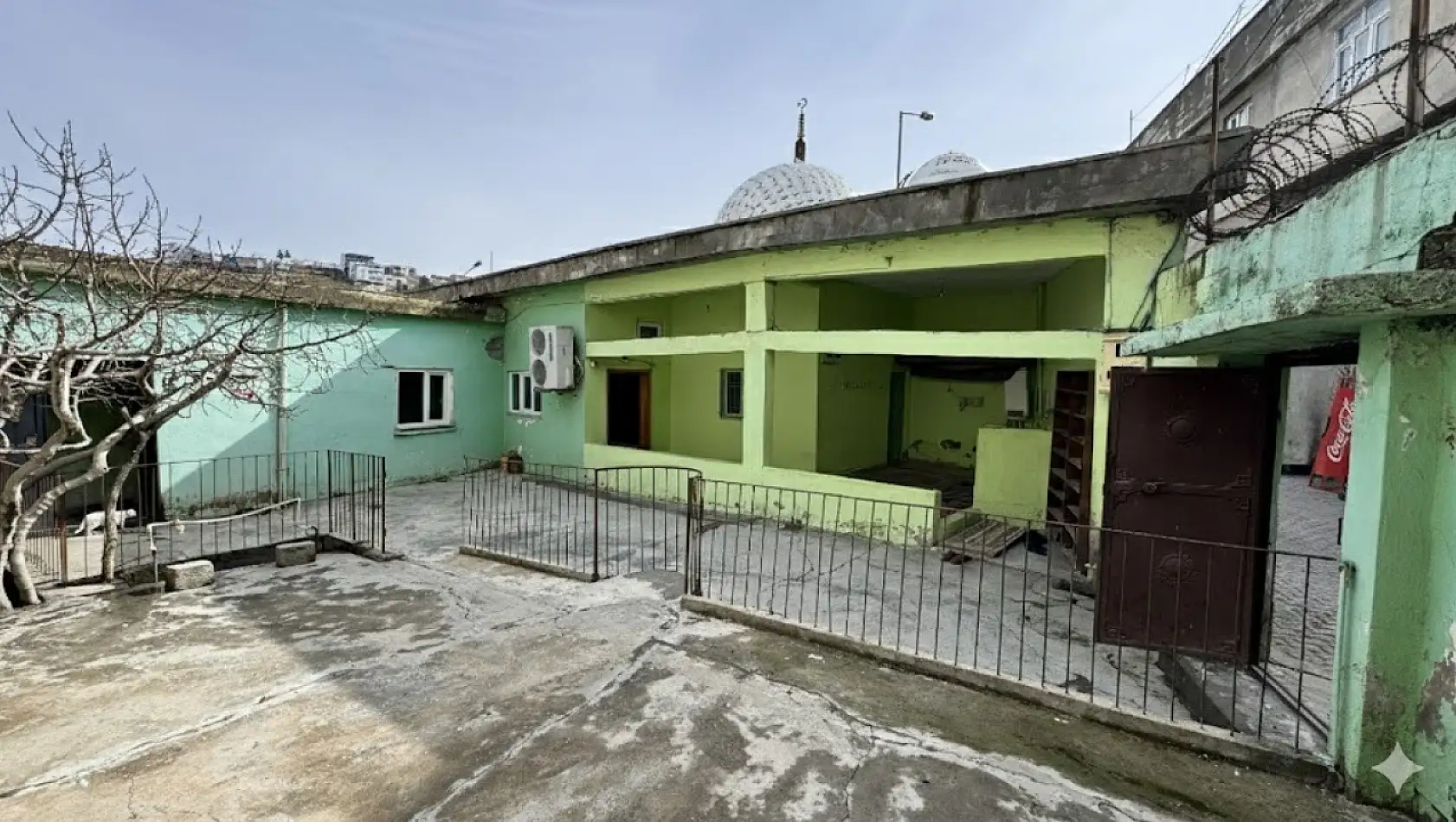 Siirt'te Kadın Şeyh El Huriye'nin adını taşıyan cami bu halde olmamalı