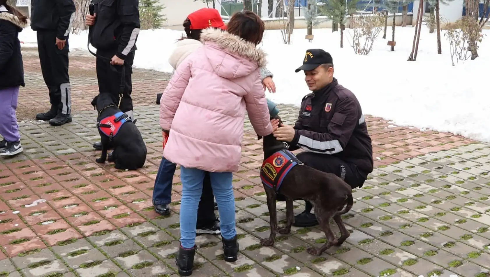 Siirt'te Koruma Altındaki Çocuklara Jandarmadan Farkındalık Etkinliği