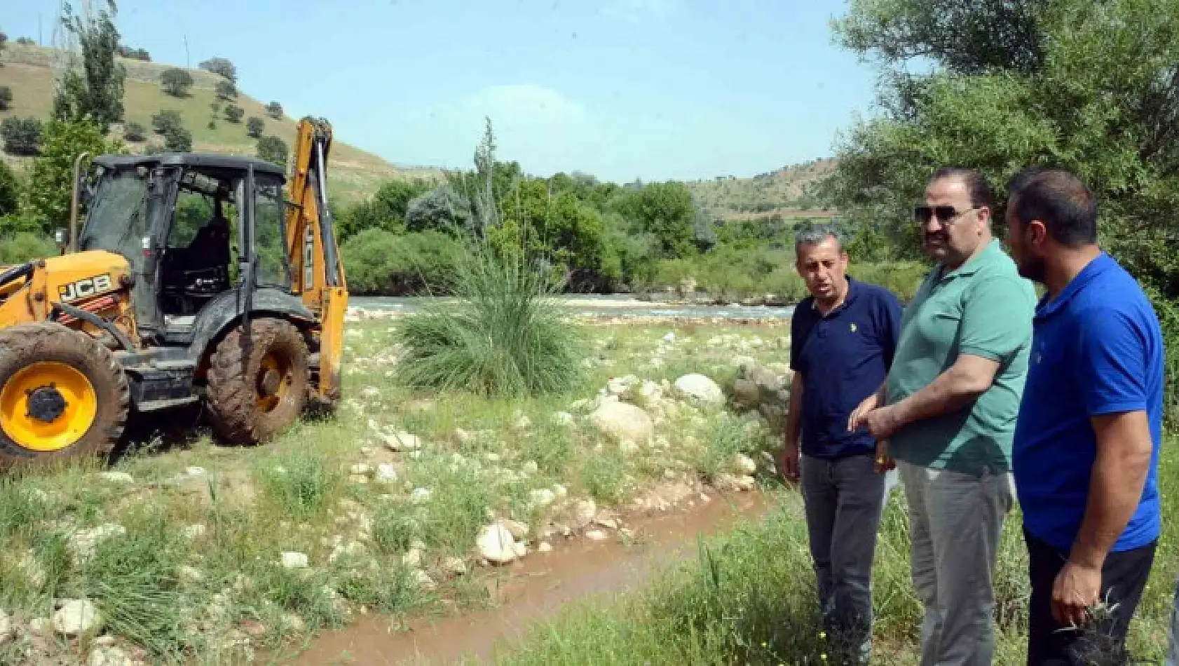 Siirt'te köy yollarında çalışan personele denetleme