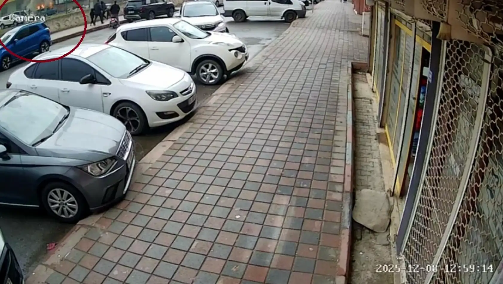 Siirt'te otomobilin kundaklanma anları güvenlik kameralarına yansıdı