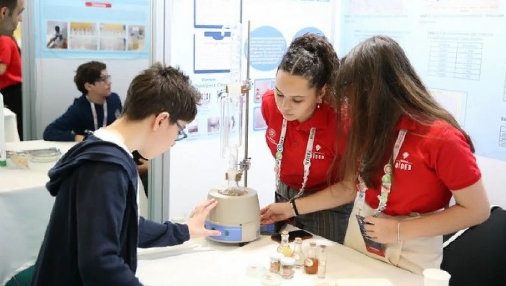 Siirt'ten TÜBİTAK 2204-A'da Bölge Sergisine 6 Proje Davet Edildi