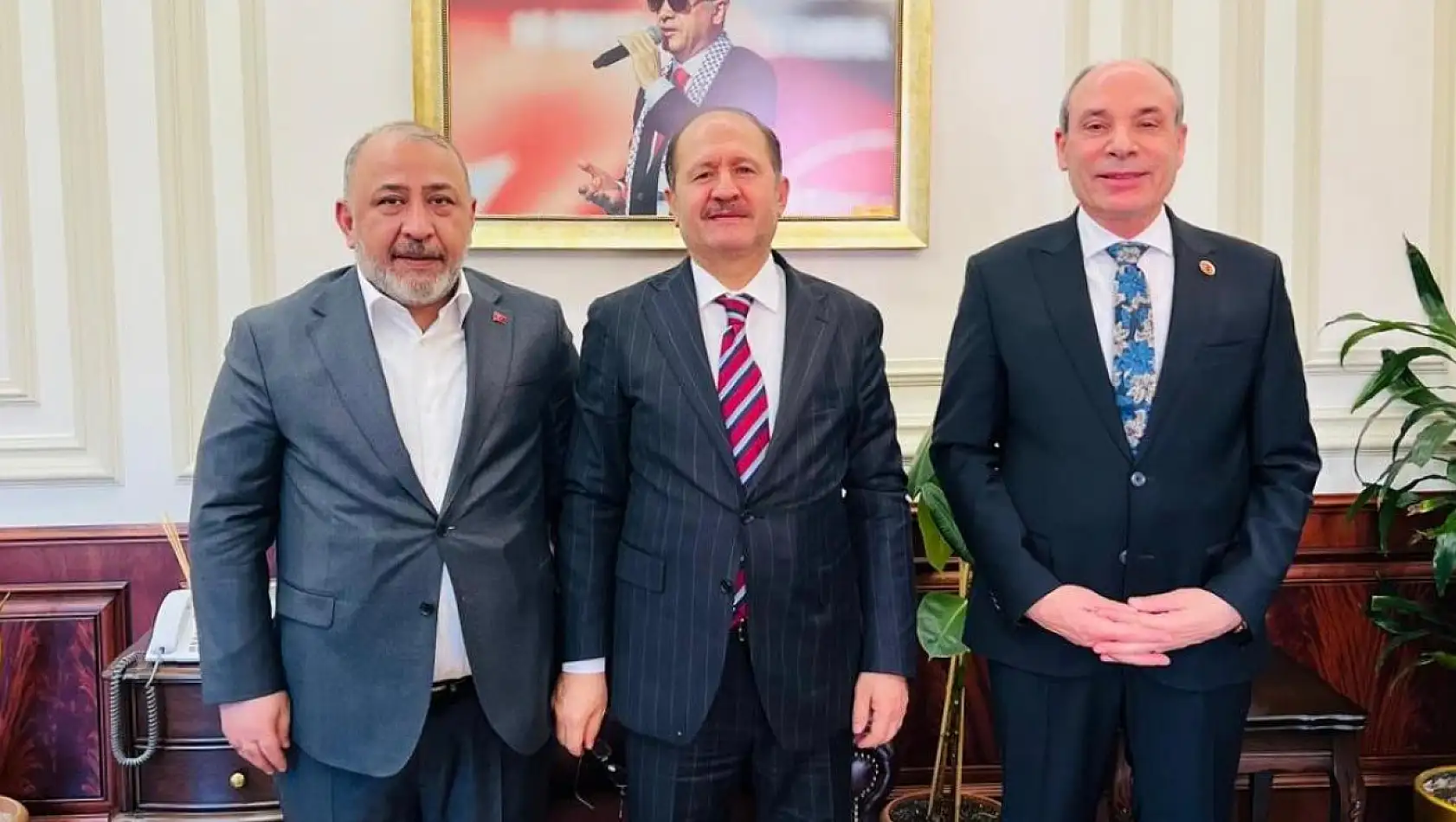 Siirtli iş insanı Seyithan Solmaz'dan Adalet bakan yardımcısı Ramazan Can'a anlamlı ziyaret