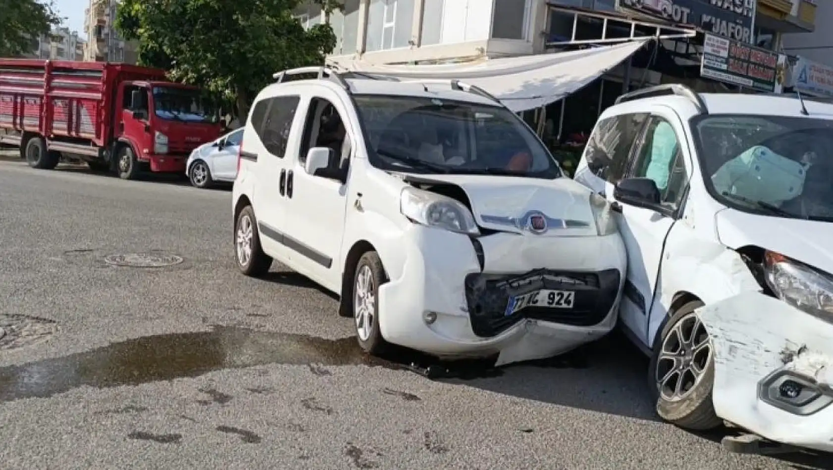Siirt'te Maddi Hasarlı Trafik Kazası