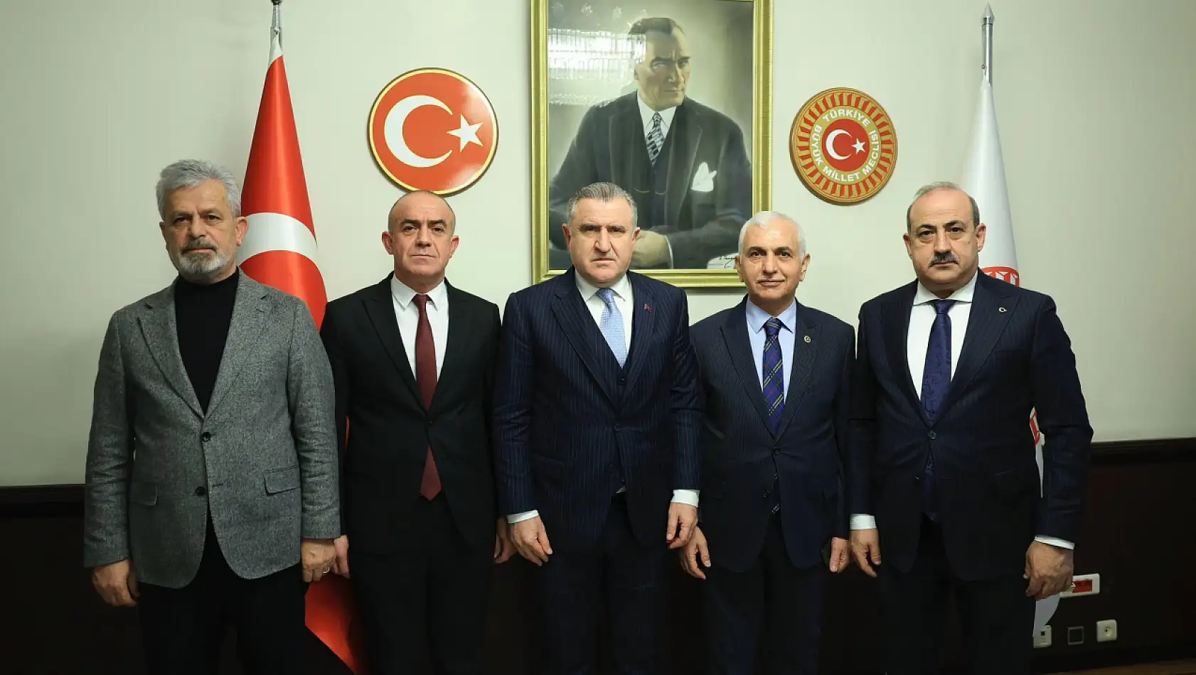 TBMM'de Siirt heyetinden Gençlik ve Spor Bakanı Bak'a ziyaret