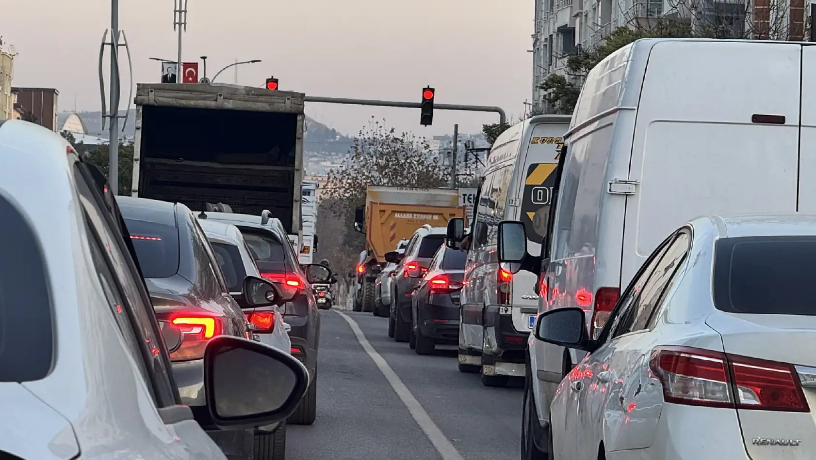 Trafik kanunu sil baştan: Siirt'te binlerce sürücüyü ilgilendiren yeni cezalar yürürlükte