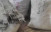 Siirt'te Kaldırıma Bırakılan Demir Çubuklu Molozlar Küçük Kızı Yaraladı