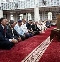 AK Parti Siirt'te 25. Yılını Mevlid-i Şerif ile Andı: Dualar 3 Dilde Okundu