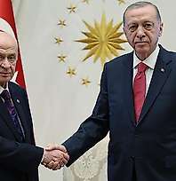 Bahçeli'den Erdoğan'ın yeniden adaylığına açık destek: 'Üçüncü defa cumhurbaşkanı seçilmesi mümkündür'