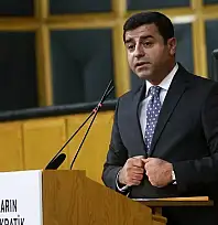 Başak Demirtaş'tan Selahattin Demirtaş'ın Yeni Fotoğrafı: ''Edirne'den Sıcak Selamlar''