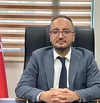 Başhekim temizlik görevlisini görevine döndürmek istedi, koltuğundan oldu