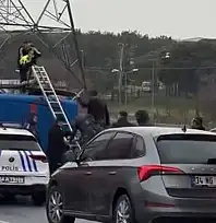 Cezaevi Nakil Aracı Devrildi: 6'sı Jandarma 19 Kişi Yaralandı