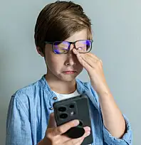 Ekran Yorgunu Çocuklar: Dijital Stresin Görünmez Bedeli