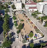 Eruh Belediyesi Parkında Yenileme Çalışmaları Tamamlandı