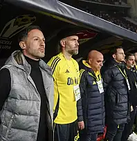 Fenerbahçe'de yaprak dökümü sürüyor: Tedesco gidecekler listesine 3 isim daha ekledi