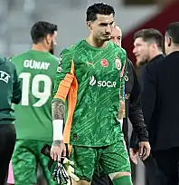 Galatasaray'a Uğurcan Çakır'dan Kötü Haber
