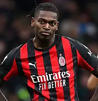 Galatasaray ve Fenerbahçe, Rafael Leao İçin Karşı Karşıya! Milan'ın Bonservis Talebi Ortaya Çıktı