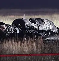 Gürcistan'da düşen askeri uçağın enkazından ilk görüntüler: 8 bin metrede üçe ayrıldı