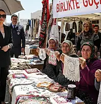 Kermeste Göz Nuru Değil, Gözlük Markası Konuşuluyor!