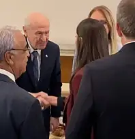 Meclis'te Dikkat Çeken Görüntü: Devlet Bahçeli ile DEM Partililer tokalaştı