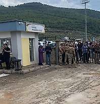 Osmaniye'de Okul Bahçesinde Öğretmene Silahlı Saldırı: Öğretmen Ağır Yaralandı
