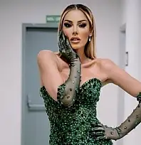 Petek Dinçöz'den sürpriz imaj değişikliği: Sarı saçlar gitti, siyah saçlar geldi