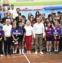 Siirt ANALİG Voleybol Takımı Bölge Şampiyonası İçin Şırnak'ta Sahaya Çıktı