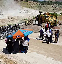 Siirt Baykan'da Köylüler Şantiye Yolunu Kapattı, Köprü ve Yol Talep Etti