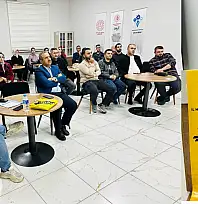 Siirt Edebiyat Akademisi'nde 'Türk Öyküsünün Serencamı' Konuşuldu