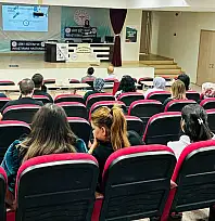 Siirt Eğitim ve Araştırma Hastanesi'nde Kan Yoluyla Bulaşan Hastalıklar Eğitimi Düzenlendi