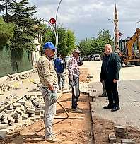 Siirt Eruh'ta doğalgaz çalışmaları sonrası bozulan yollar yenileniyor