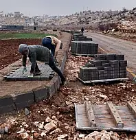 Siirt Kayabağlar'da Temizlik ve Kaldırım Çalışmaları Aralıksız Devam Ediyor