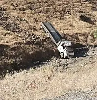 Siirt Şirvan'da Çekici Şarampole Uçtu: 2 Yaralı